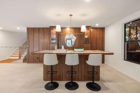 Villa ou maison à vendre à Miami, Floride: 4 chambres, 370.49 m2 № 2024267 - photo 17