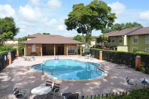 Townhouse in Winter Park, Florida 2 bedrooms, 95.78 sq.m. № 2239145 - photo 20