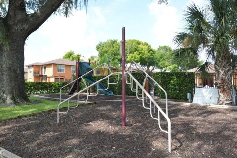 Townhouse in Winter Park, Florida 2 bedrooms, 95.78 sq.m. № 2239145 - photo 23