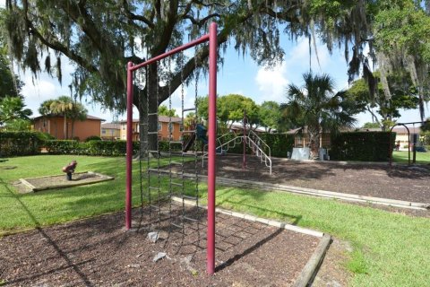 Townhouse in Winter Park, Florida 2 bedrooms, 95.78 sq.m. № 2239145 - photo 21