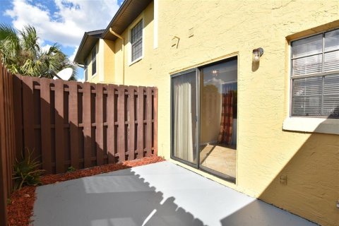 Townhouse in Winter Park, Florida 2 bedrooms, 95.78 sq.m. № 2239145 - photo 17