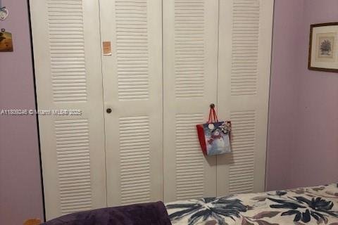 House in Miami, Florida 4 bedrooms, 149.76 sq.m. № 1749815 - photo 11