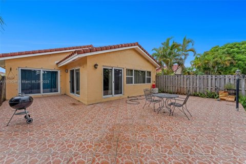 Casa en venta en Miami, Florida, 4 dormitorios, 149.76 m2 № 1749815 - foto 27