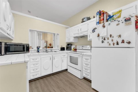 Casa en venta en Miami, Florida, 4 dormitorios, 149.76 m2 № 1749815 - foto 18