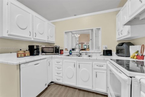 Купить виллу или дом в Майами, Флорида 4 спальни, 149.76м2, № 1749815 - фото 17