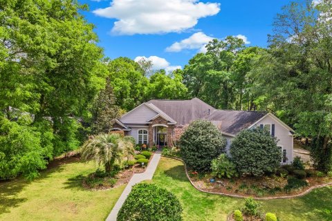 House in Gainesville, Florida 5 bedrooms, 352.66 sq.m. № 1626169 - photo 1
