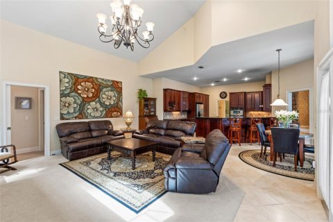 House in Gainesville, Florida 5 bedrooms, 352.66 sq.m. № 1626169 - photo 18
