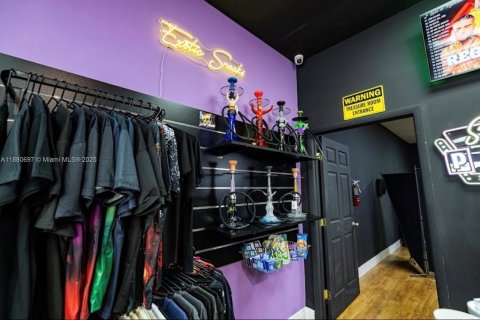 Commercial property in Miami, Florida № 2037147 - photo 5