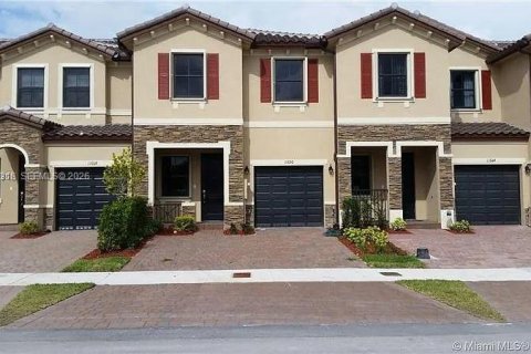 Adosado en venta en Miami, Florida, 4 dormitorios, 169.73 m2 № 2004761 - foto 1
