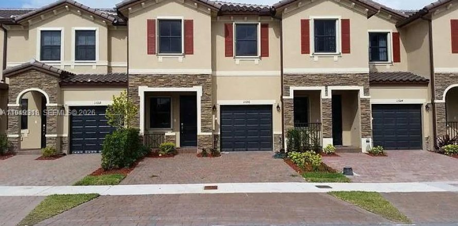 Adosado en Miami, Florida 4 dormitorios, 169.73 m2 № 2004761