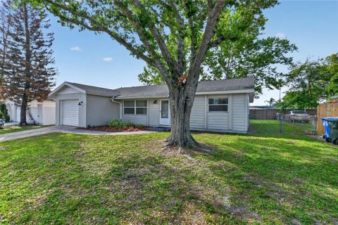 House in Kissimmee, Florida 3 bedrooms, 126.53 sq.m. № 2393798 - photo 2