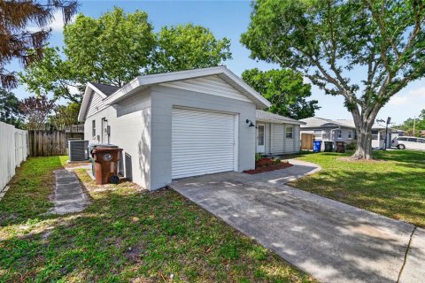 House in Kissimmee, Florida 3 bedrooms, 126.53 sq.m. № 2393798 - photo 3
