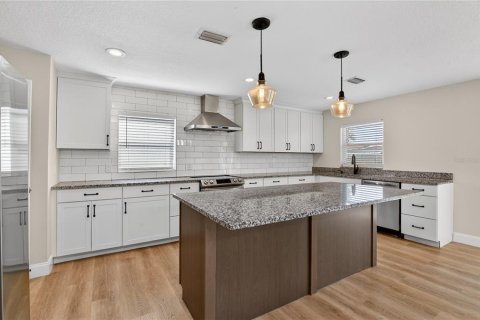 House in Kissimmee, Florida 3 bedrooms, 126.53 sq.m. № 2393798 - photo 4