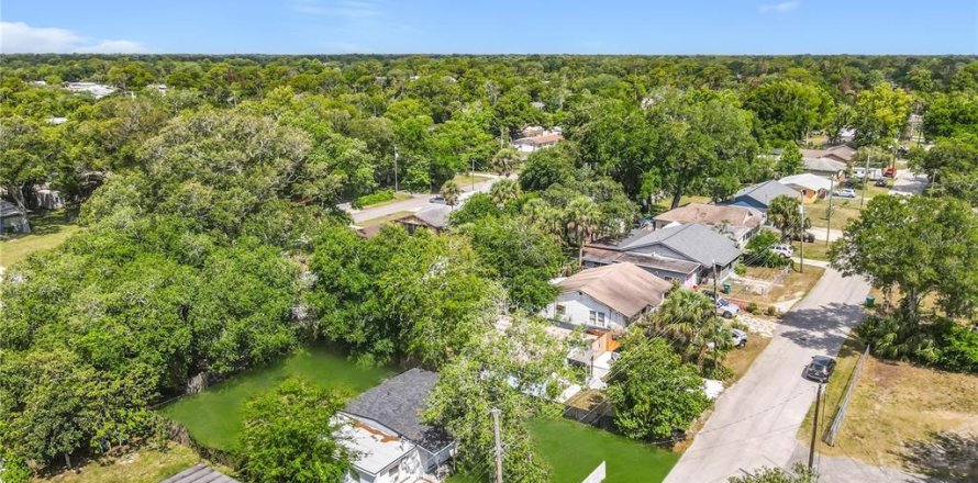 House in Holly Hill, Florida 2 bedrooms, 60.2 sq.m. № 2207418