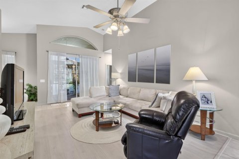 House in Port St. Lucie, Florida 2 bedrooms, 154.31 sq.m. № 2249939 - photo 4