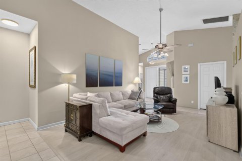 House in Port St. Lucie, Florida 2 bedrooms, 154.31 sq.m. № 2249939 - photo 8