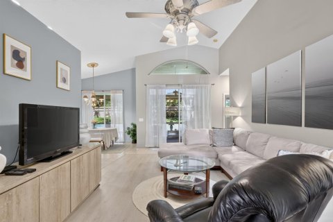 House in Port St. Lucie, Florida 2 bedrooms, 154.31 sq.m. № 2249939 - photo 5