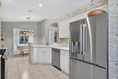 House in Port St. Lucie, Florida 2 bedrooms, 154.31 sq.m. № 2249939 - photo 13