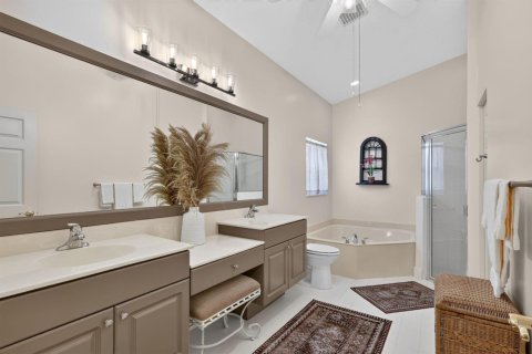 House in Port St. Lucie, Florida 2 bedrooms, 154.31 sq.m. № 2249939 - photo 17