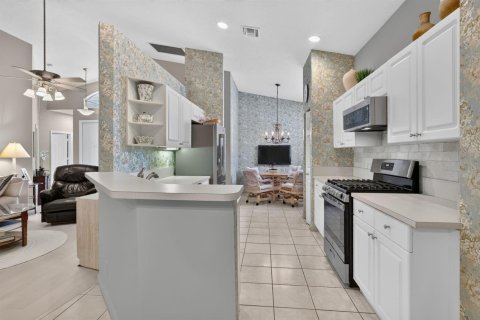 House in Port St. Lucie, Florida 2 bedrooms, 154.31 sq.m. № 2249939 - photo 11