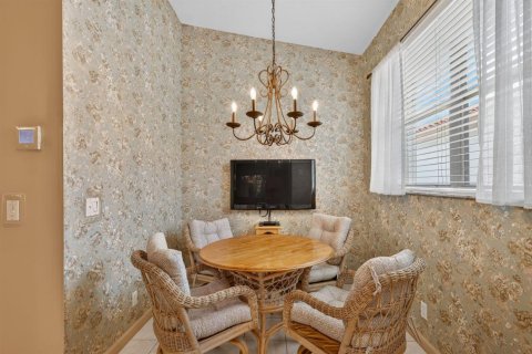 House in Port St. Lucie, Florida 2 bedrooms, 154.31 sq.m. № 2249939 - photo 14