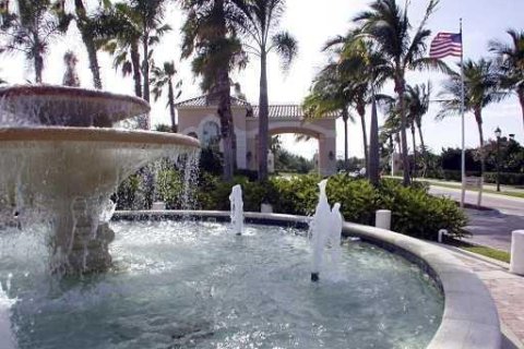 House in Port St. Lucie, Florida 2 bedrooms, 154.31 sq.m. № 2249939 - photo 28