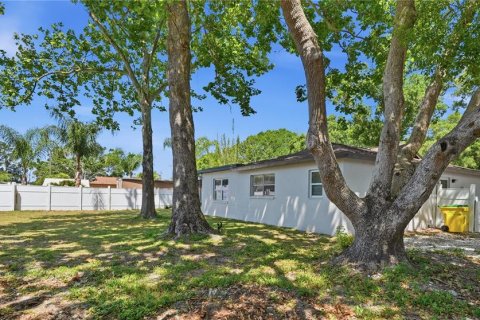 House in Palm Harbor, Florida 3 bedrooms, 125.6 sq.m. № 2093153 - photo 24