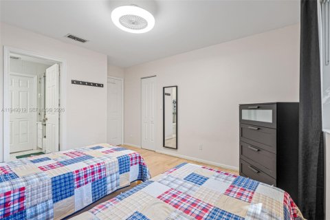 Townhouse in Plantation, Florida 3 bedrooms, 157.38 sq.m. № 2005138 - photo 15