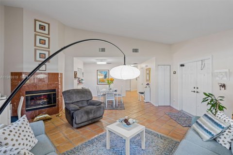 Townhouse in Plantation, Florida 3 bedrooms, 157.38 sq.m. № 2005138 - photo 5