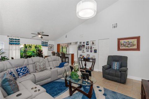 Casa en venta en Margate, Florida, 3 dormitorios, 128.86 m2 № 2382722 - foto 5