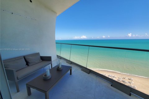 Condominio en venta en Sunny Isles Beach, Florida, 1 dormitorio, 104.52 m2 № 1939971 - foto 2