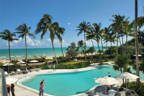 Condominio en venta en Sunny Isles Beach, Florida, 1 dormitorio, 104.52 m2 № 1939971 - foto 28