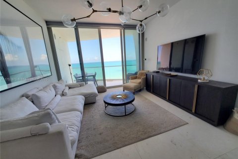 Condominio en venta en Sunny Isles Beach, Florida, 1 dormitorio, 104.52 m2 № 1939971 - foto 7
