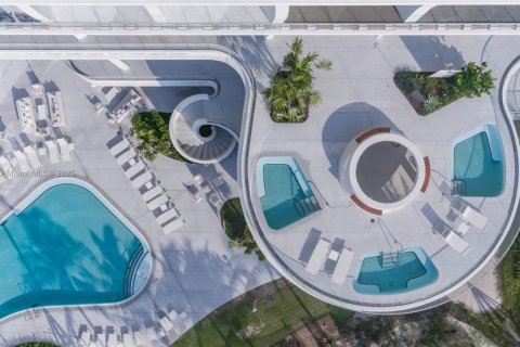 Condominio en venta en Sunny Isles Beach, Florida, 1 dormitorio, 104.52 m2 № 1939971 - foto 5