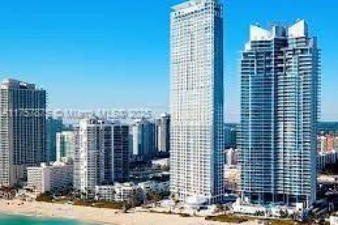 Condominio en venta en Sunny Isles Beach, Florida, 1 dormitorio, 104.52 m2 № 1939971 - foto 1
