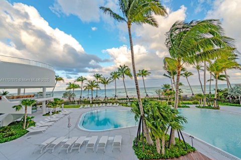 Condominio en venta en Sunny Isles Beach, Florida, 1 dormitorio, 104.52 m2 № 1939971 - foto 29