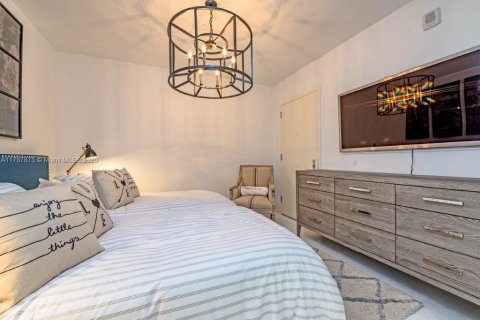 Condominio en venta en Sunny Isles Beach, Florida, 1 dormitorio, 104.52 m2 № 1939971 - foto 20