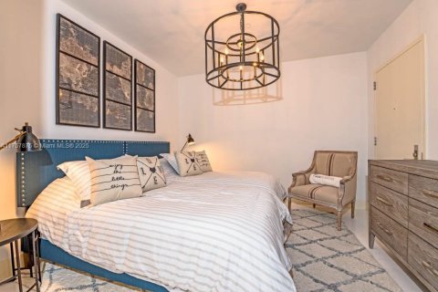 Condominio en venta en Sunny Isles Beach, Florida, 1 dormitorio, 104.52 m2 № 1939971 - foto 19