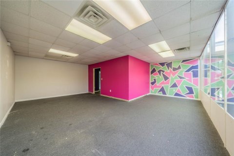 Propiedad comercial en alquiler en Tampa, Florida № 1066280 - foto 14