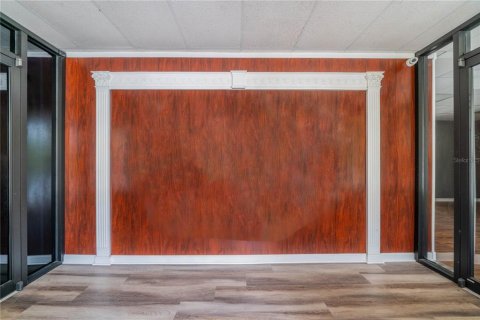 Propiedad comercial en alquiler en Tampa, Florida № 1066280 - foto 4