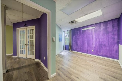 Propiedad comercial en alquiler en Tampa, Florida № 1066280 - foto 11