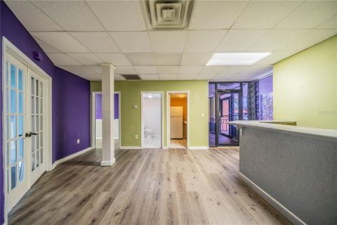 Propiedad comercial en alquiler en Tampa, Florida № 1066280 - foto 6