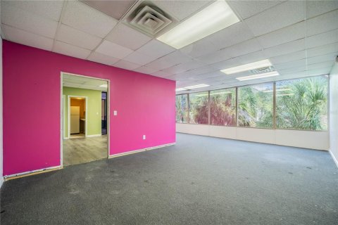 Propiedad comercial en alquiler en Tampa, Florida № 1066280 - foto 13