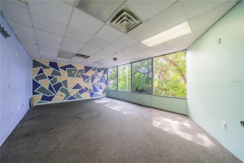 Propiedad comercial en alquiler en Tampa, Florida № 1066280 - foto 18