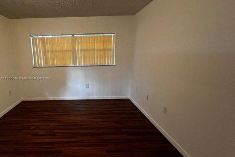 Снять в аренду кондоминиум в Хайалиа, Флорида 2 спальни, 80.82м2, № 1952103 - фото 8