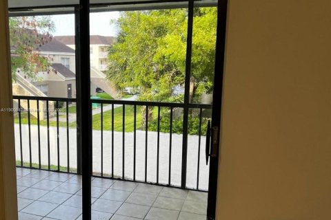 Снять в аренду кондоминиум в Хайалиа, Флорида 2 спальни, 80.82м2, № 1952103 - фото 10