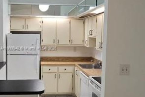 Снять в аренду кондоминиум в Хайалиа, Флорида 2 спальни, 80.82м2, № 1952103 - фото 17