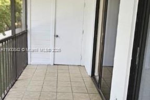 Снять в аренду кондоминиум в Хайалиа, Флорида 2 спальни, 80.82м2, № 1952103 - фото 12