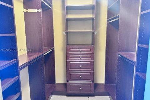 Купить кондоминиум в Халландейл-Бич, Флорида 3 комнаты, 133.78м2, № 2006591 - фото 8