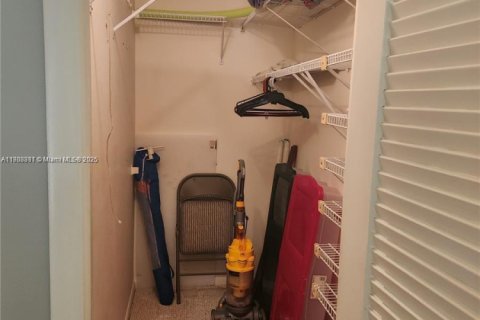 Купить кондоминиум в Дирфилд-Бич, Флорида 2 спальни, 76.18м2, № 2053588 - фото 15